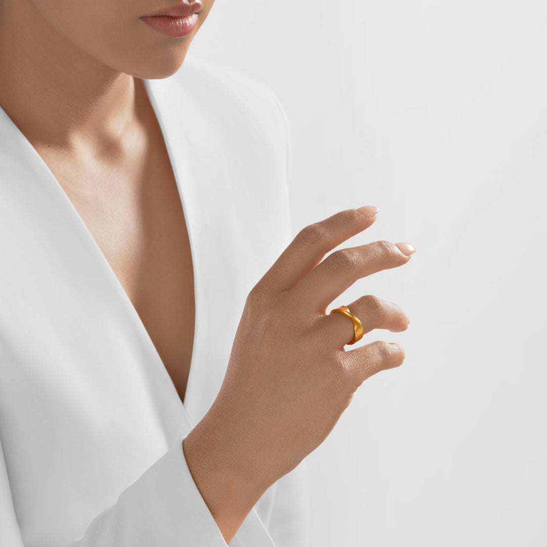 Nebu Gold 24k Gold Modern Tension Ring Female