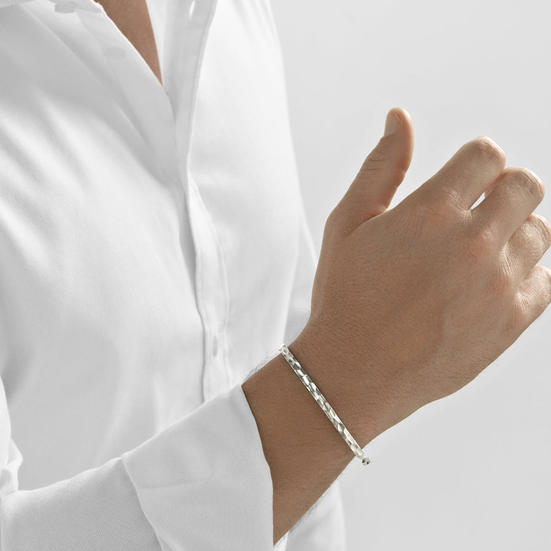 Nebu Gold 24k Platinum Classic Hammered Wrist Cuff Male