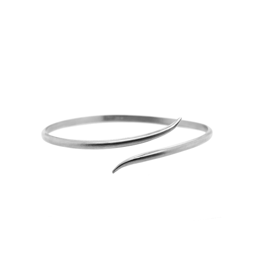 Nebu Gold 24k Platinum Slender Arrow Bangle Front View